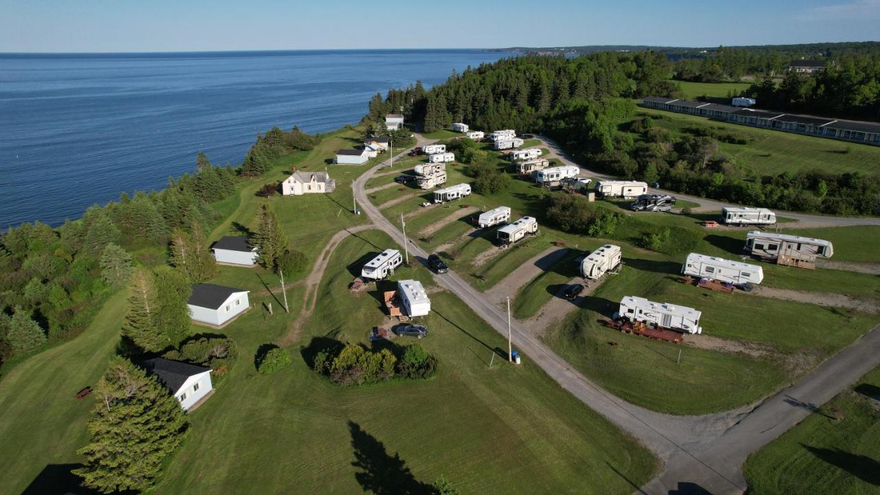 Hebergement Fort Prevel Saint Georges De Malbaie Exterior foto